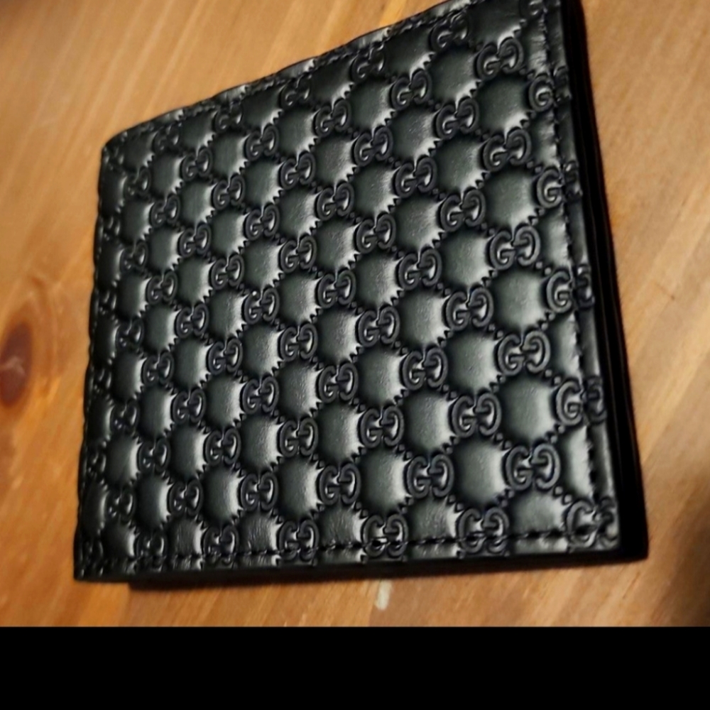 Gucci mens bifold microguccissima wallet black